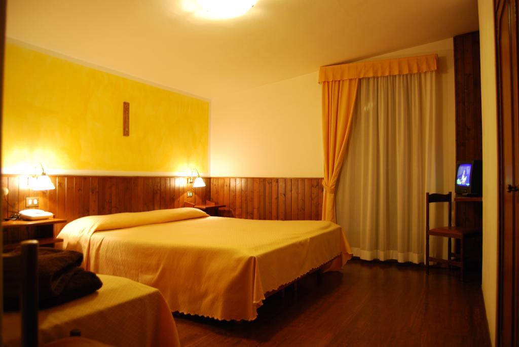 פולגריה Albergo Villa Cristina חדר תמונה