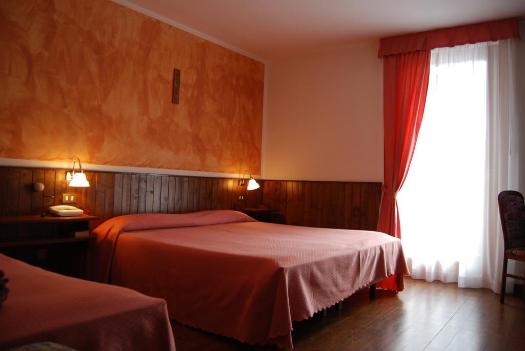 פולגריה Albergo Villa Cristina חדר תמונה